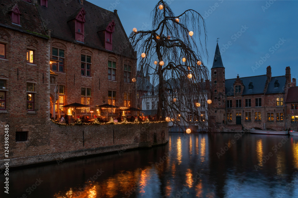 Obraz premium Dark and gloomy evening in Bruges, Belgium 
