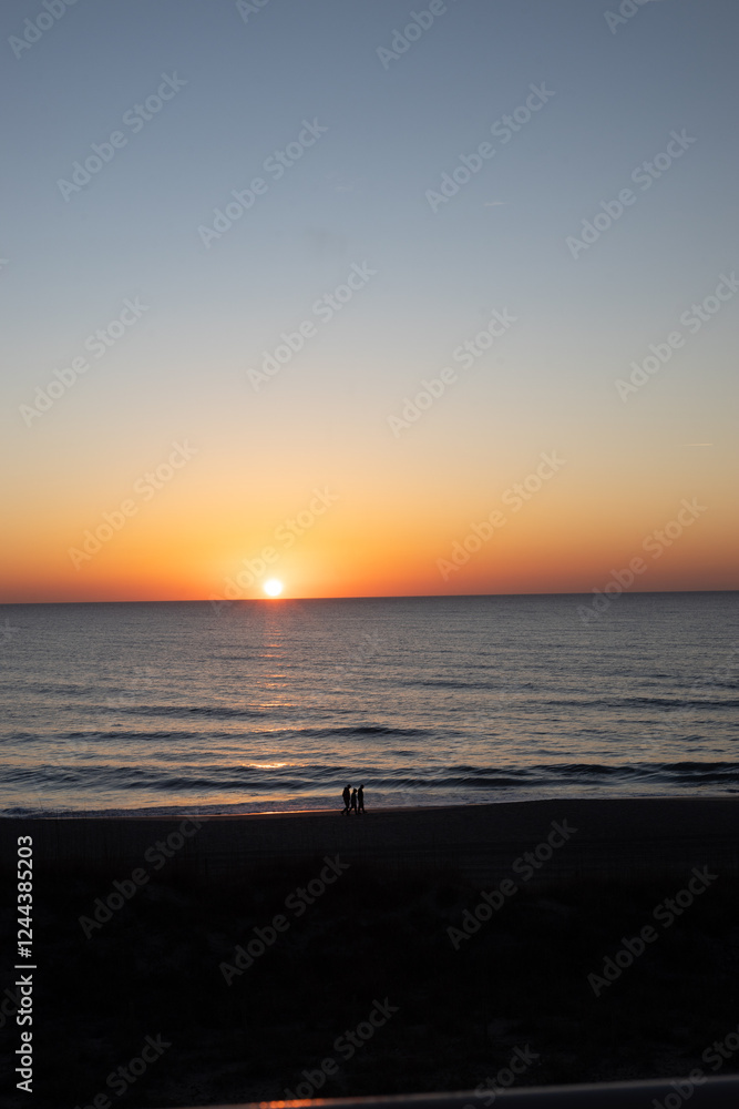 Fototapeta premium sunrise over the sea