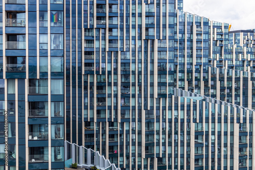 Canvas Print Modern Glass Facade of High Rise Buildings in London