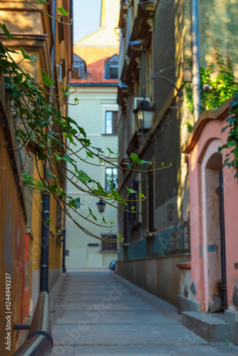 Obraz na płótnie Cityscape - view of narrow streets with old houses in the Old Town of Warsaw, Poland w salonie