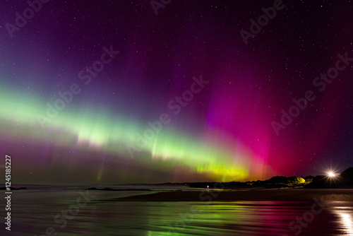 Foto The stunning Southern Lights (aurora australis) over Dunedin, Otago Region, New Zealand