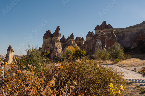 Foto Fairy chimney rock formations, Pasabag Valley, Cappadocia, Turkey