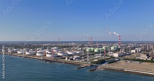 空撮 - 神栖・鹿島の工業団地と風力発電所 左ドリーイン