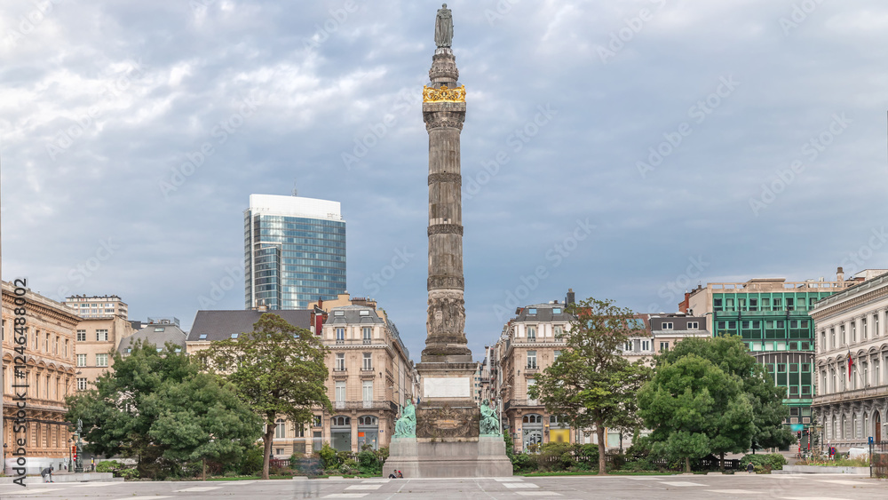 Naklejka premium Congress Column Timelapse in Brussels, Belgium. A monumental neoclassical column on Place du Congres