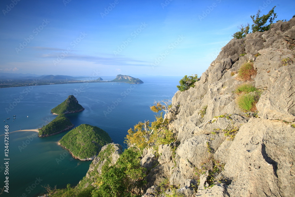 Fototapeta premium The stunning Khao Lom Muak viewpoint, renowned for its breathtaking views of Ao Manao and the surrounding landscapes Prachuap Khiri Khan province, THAILAND