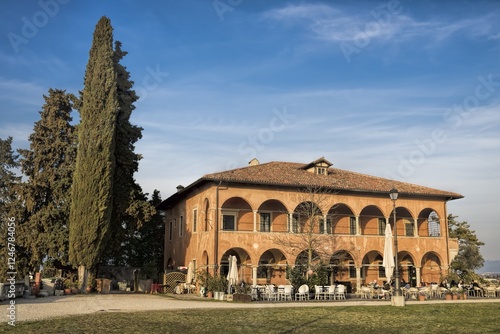 Obraz na płótnie udine, italien - altes gebäude im castello di udine w salonie