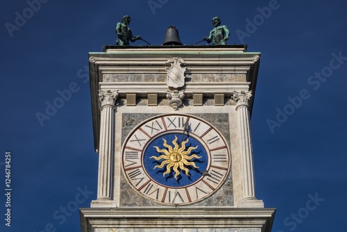 Obraz na płótnie udine, italien - sonnenuhr am turm der loggia di san giovanni, w salonie