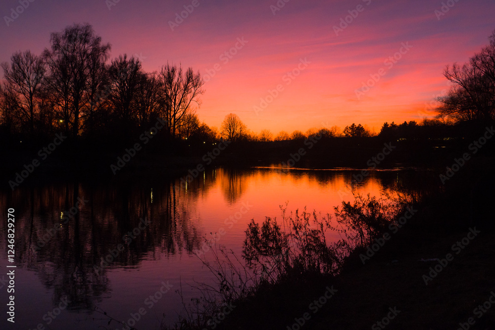 Fototapeta premium Donau im Abendrot in Sigmaringen (Oberes Donautal)