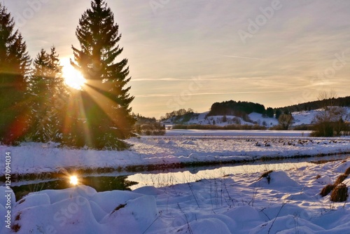 Aurore sur une rivière de montagne 