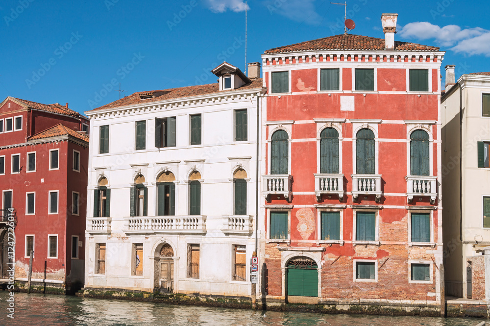 Obraz premium Facade of old buildings in Venice, Italy, 2019Facade of old buildings in Venice, Italy, 2019