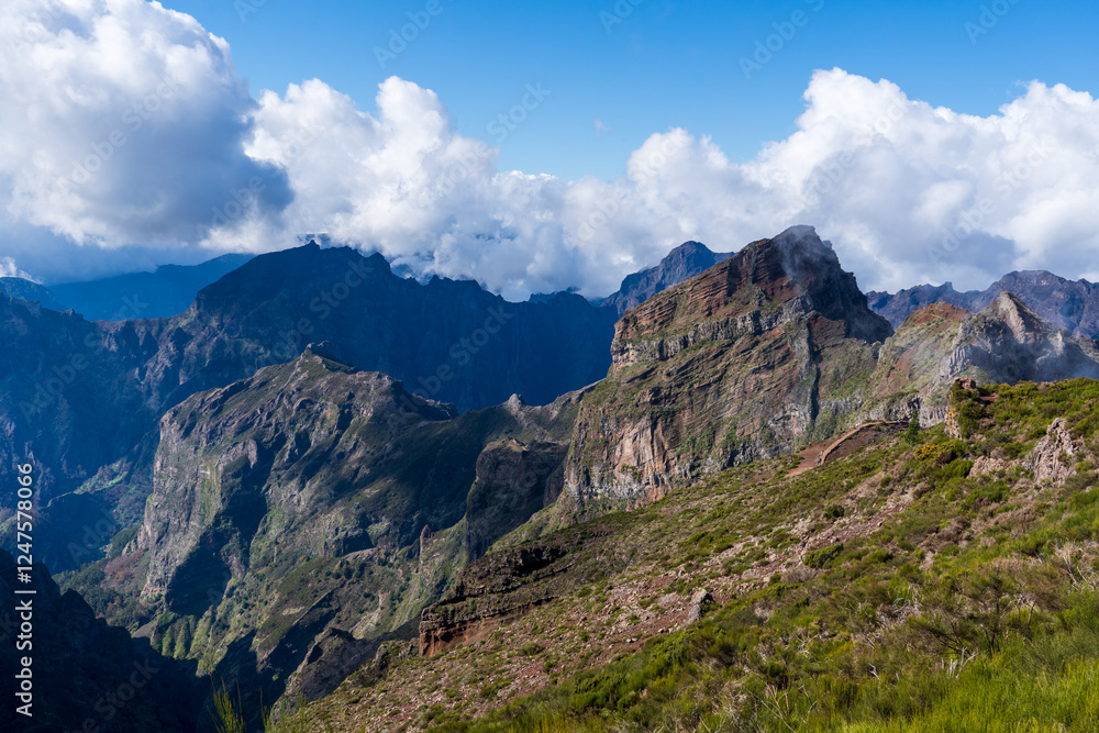 Naklejka premium Pico do Arieiro hike on Madeira - PR1. One of the most stunning hikes on Madeira Island.
