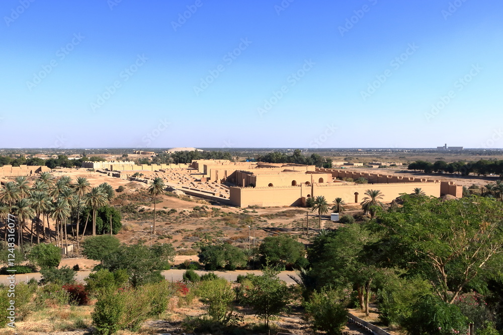 Obraz premium Upper view of the ancient city of Babylon from former Saddam Hussein palace in Hillah, Iraq