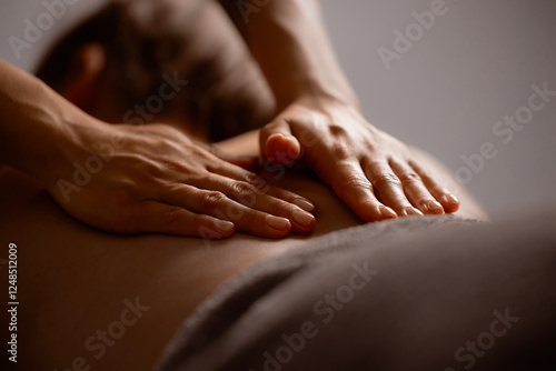 Foto Relaxation massage for young women enhancing serenity and wellbeing, closeup of