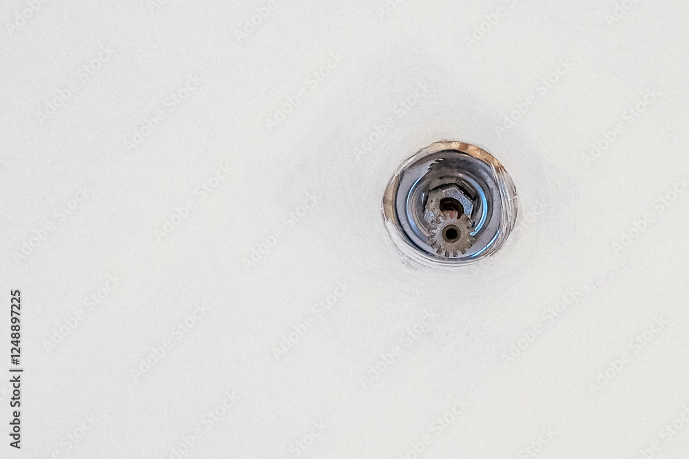 Sprinkler on ceiling fire alarm device Sprinkler on ceiling fire alarm device