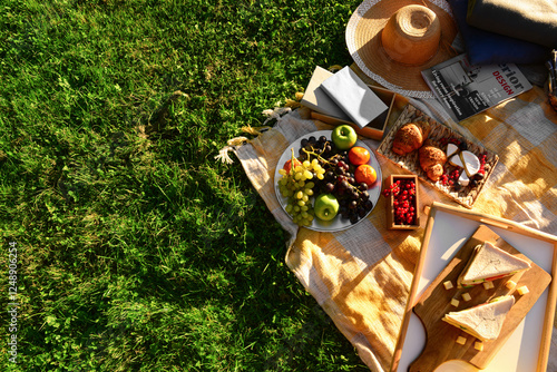 Set for romantic picnic wit...