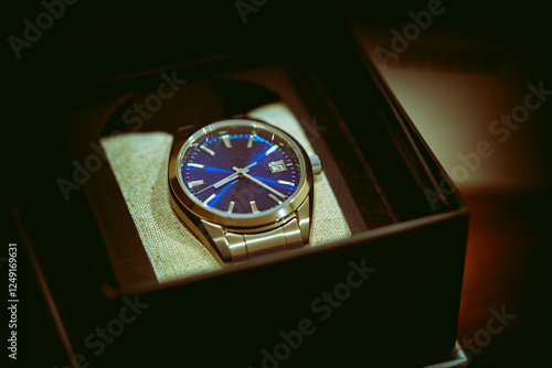 Fotografía expensive watches are in the watch box