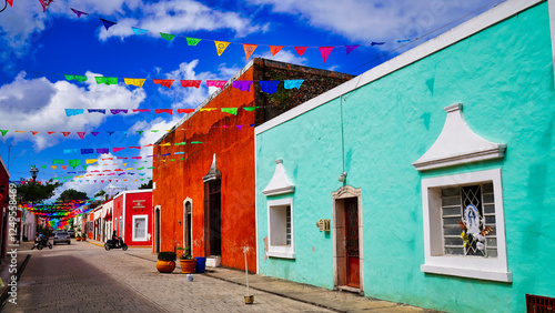 Bild auf Leinwand Calzada de los Frailes- View of the brightly coloured and trendy street,known fo