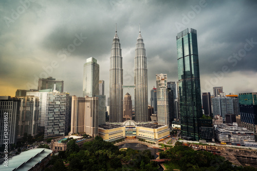 Obraz na płótnie Kuala Lumpur Skyline during Sunset w salonie