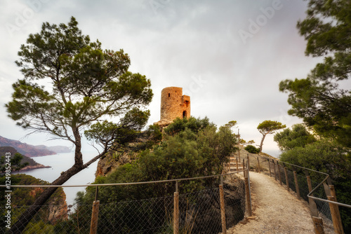 Obraz na płótnie Verger Tower on the Majorca Coastline Spain w salonie