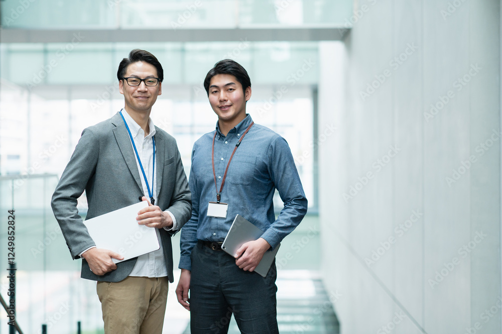 オフィスで働くビジネスマン【撮影協力：スカパー東京メディアセンター】