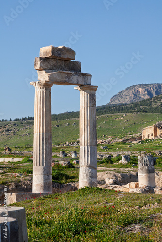 Antikenstätte Hierapolis photo