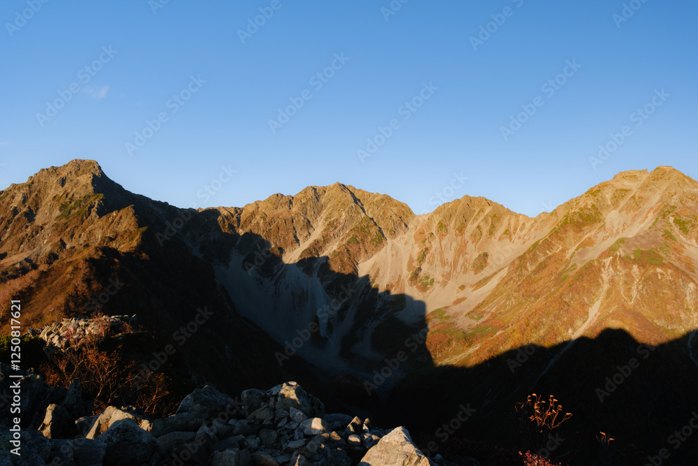 Naklejka premium 秋の山の風景