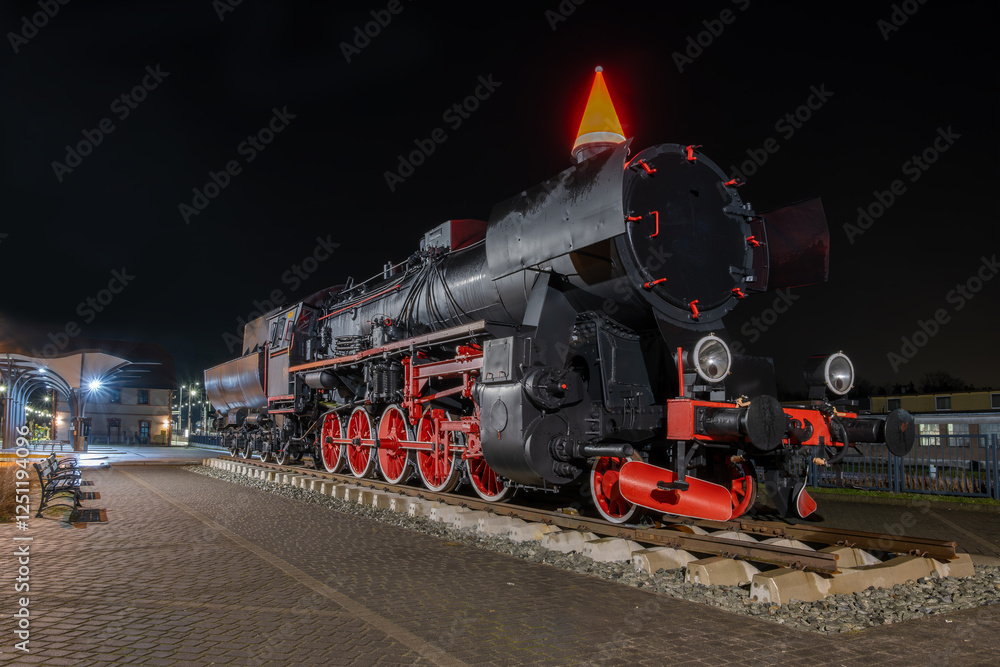 Fototapeta premium Lokomotywa parowa w Kartuzach