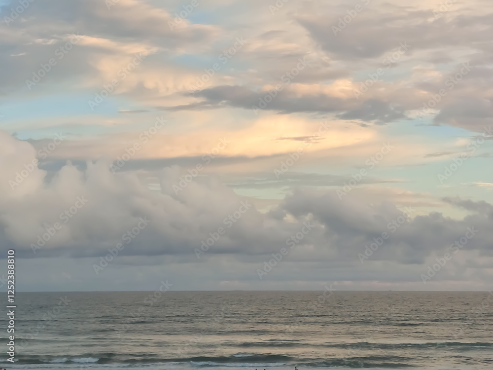 Obraz premium clouds over the sea