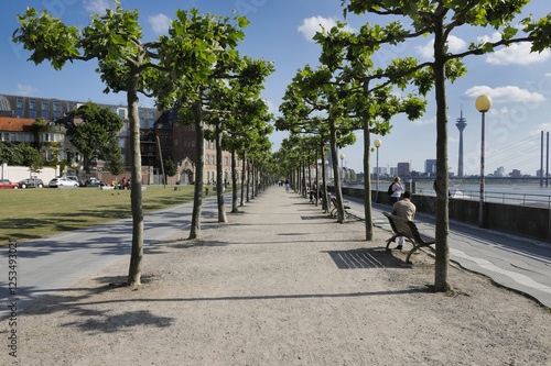 Düsseldorf, Rheinpromenade