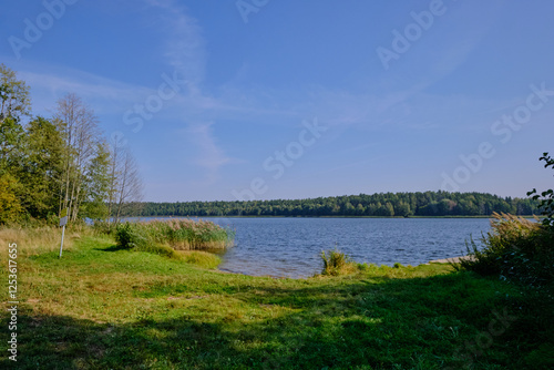 Obraz na płótnie Goldap Lake in summer hot day w salonie
