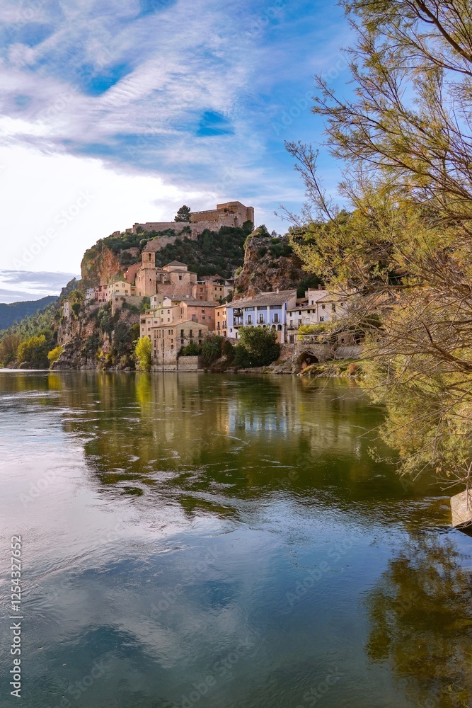 Fototapeta premium view of the river in miravet spain