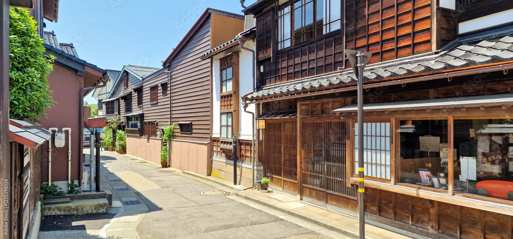 Beautiful traditional buildings in the geisha district of Higashi Chaya in Kanazawa, Japan Beautiful traditional buildings in the geisha district of Higashi Chaya in Kanazawa, Japan