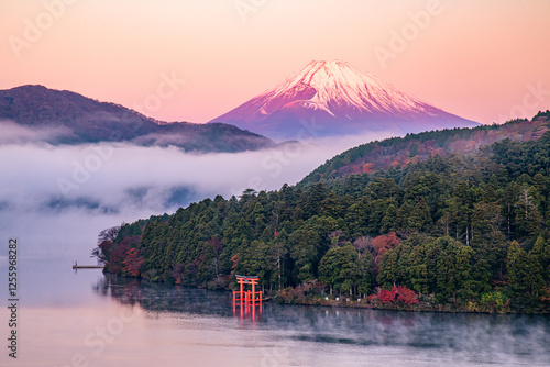 箱根から富士山と朝焼け