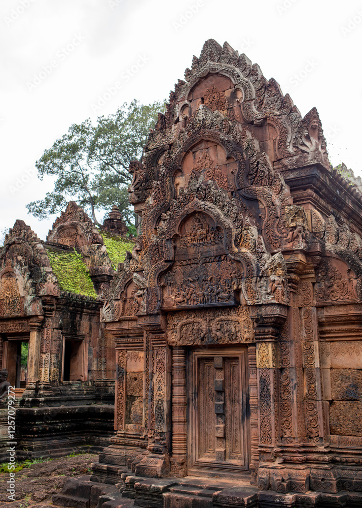 Naklejka premium The libraries at Banteay Srei, the Citadel of Women, a red sandstone Hindu temple in Angkor, Cambodia