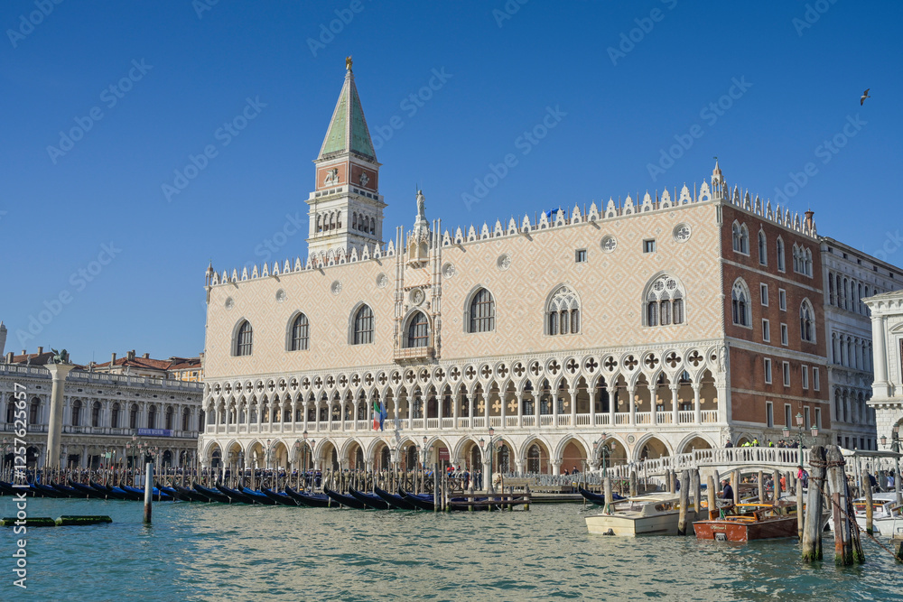 Naklejka premium Markusturm Campanile di San Marco, Dogenpalast Palazzo Ducale, Canal Grande, Venedig, Venetien, Italien