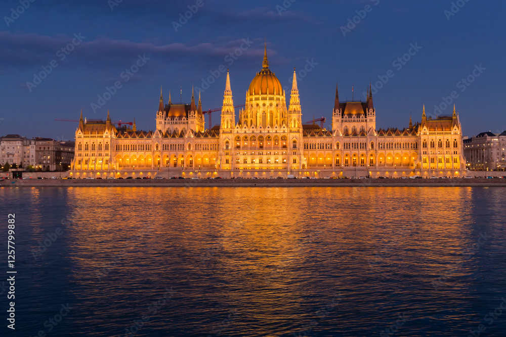 Fototapeta premium Hungarian Parliament Building from west bank of Danube at evening