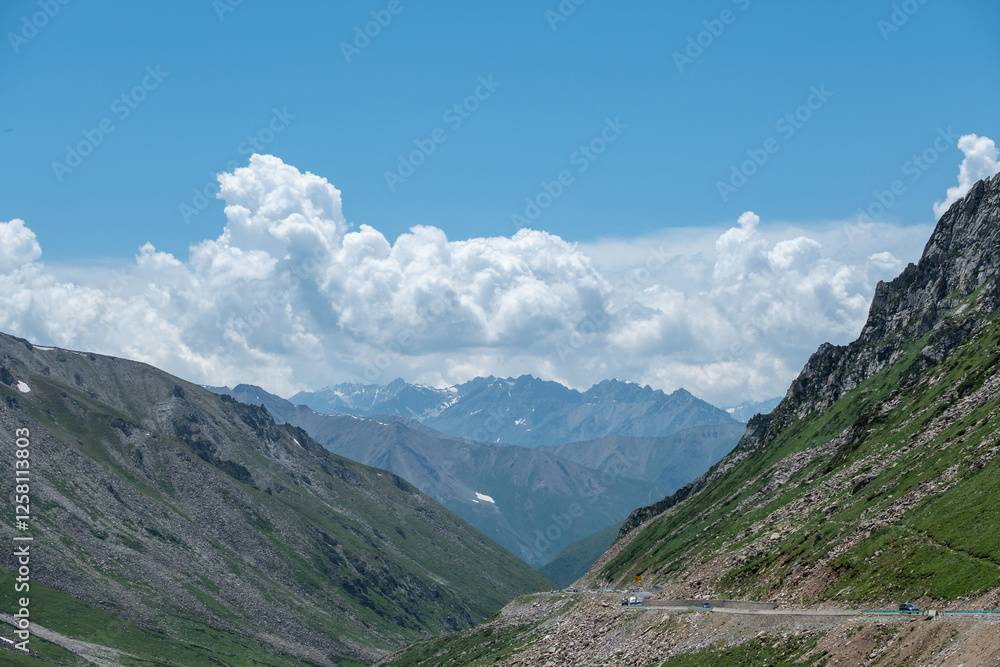 Fototapeta premium Duku Highway in Xinjiang Uyghur Autonomous Region, China 
