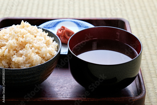 Fotografie Gohan & Misoshiru (ごはん＆味噌汁) - Japanese Rice and Miso Soup on Tray