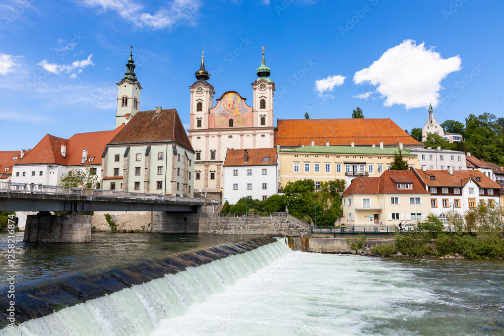 Obraz premium Old town view of Steyr in Austria. River Steyr flowing through the city centre.