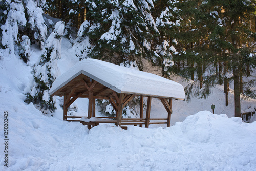 Wallpaper Mural Schneebedeckte Wanderhütte Torontodigital.ca