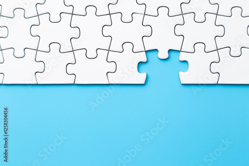 青背景に無地のジグソーパズル