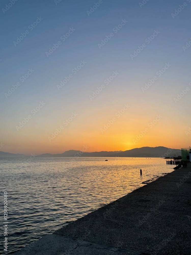 Obraz premium sunset on the beach