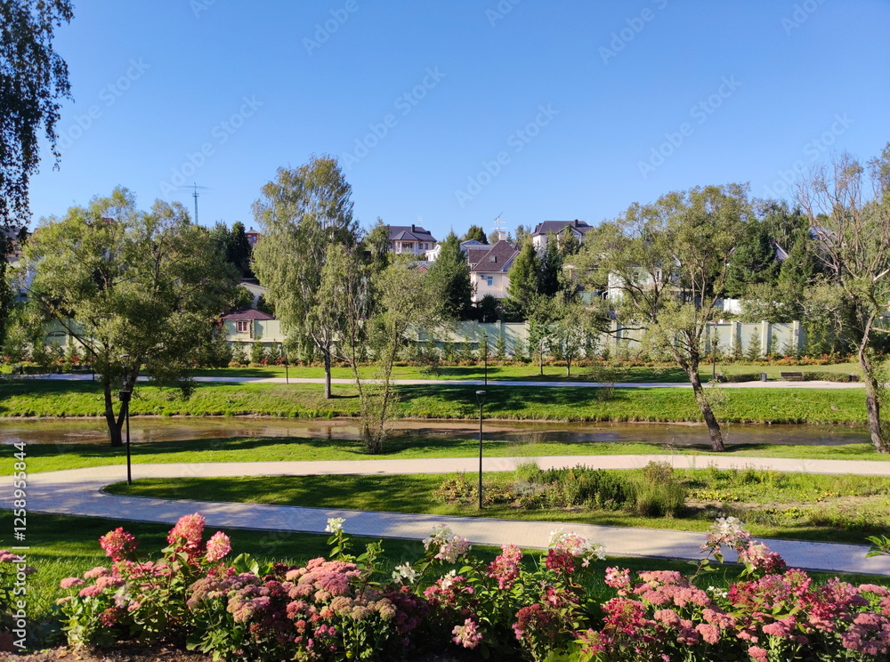 Φωτογραφία An autumn day in a cozy park on the outskirts of Moscow
