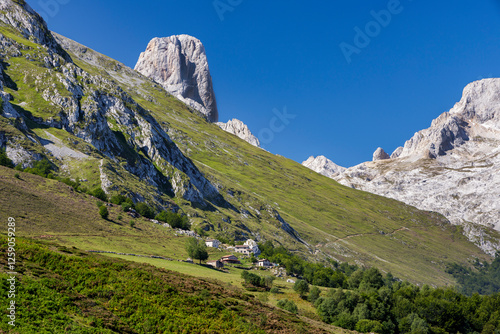 Obraz na płótnie Natural Park of Picos de Europa w salonie
