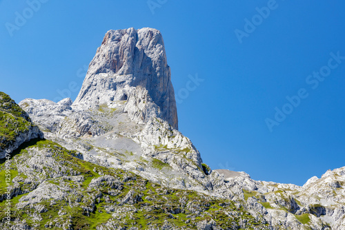 Obraz na płótnie Natural Park of Picos de Europa w salonie