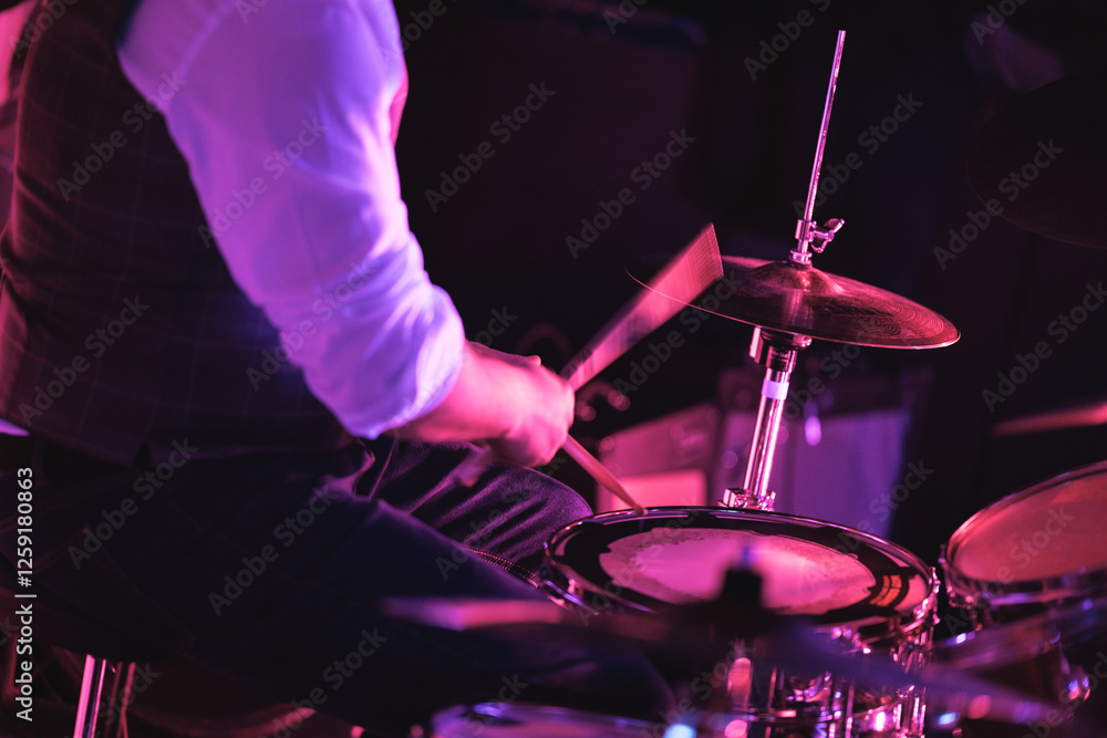 Naklejka premium Pink drum