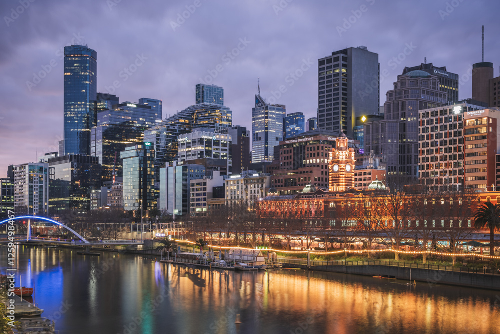 Fototapeta premium Melbourne city skyline at night along Yara River