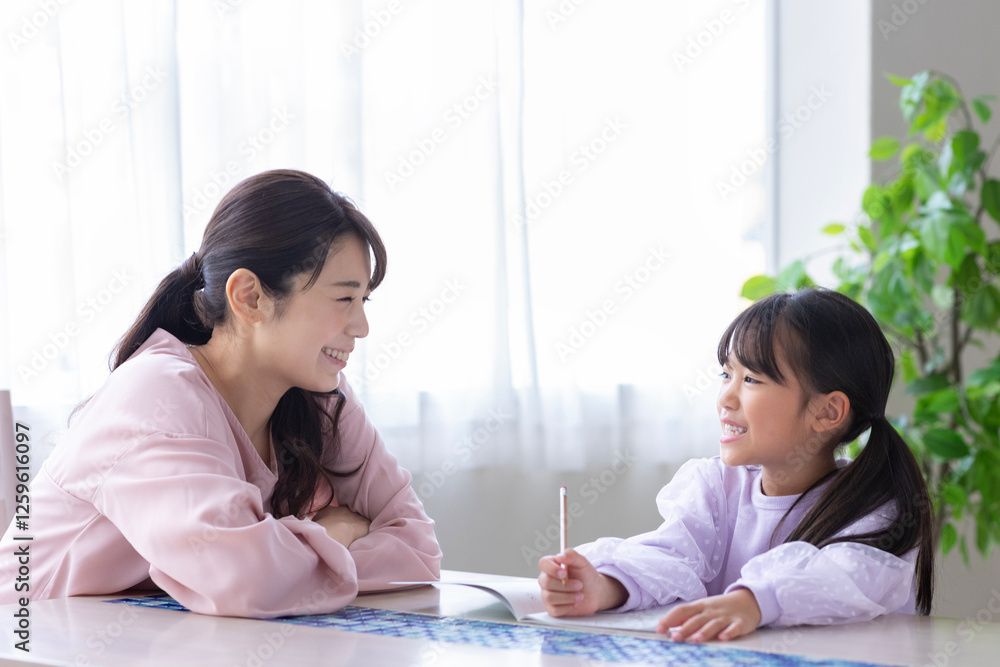 勉強をする小学生 勉強をする小学生