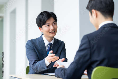 Plakat 営業する若いビジネスマン 撮影協力:スカパー東京メディアセンター