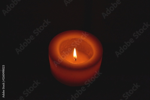 bougie dans le noir